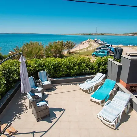 My Dalmatia - House Festini With Private Jacuzzi & Sea View * Košljun
