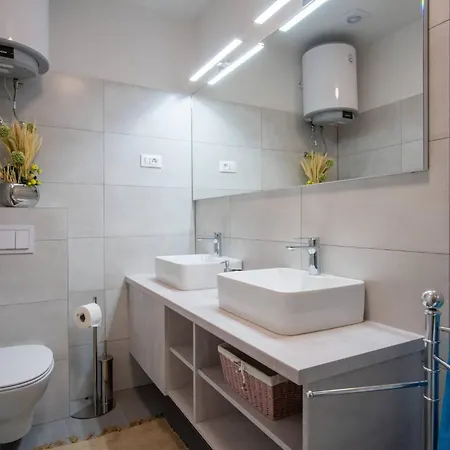 My Dalmatia - House Festini With Private Jacuzzi & Sea View Nyaraló *