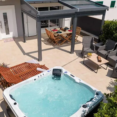 Nyaraló My Dalmatia - House Festini With Private Jacuzzi & Sea View