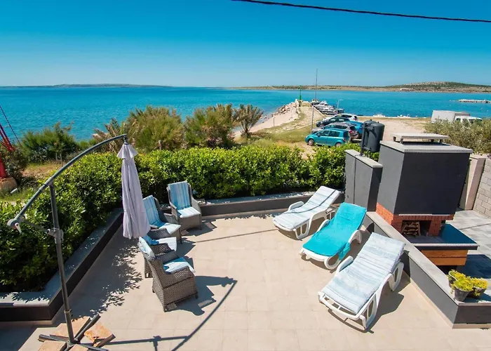 My Dalmatia - House Festini With Private Jacuzzi & Sea View * Košljun