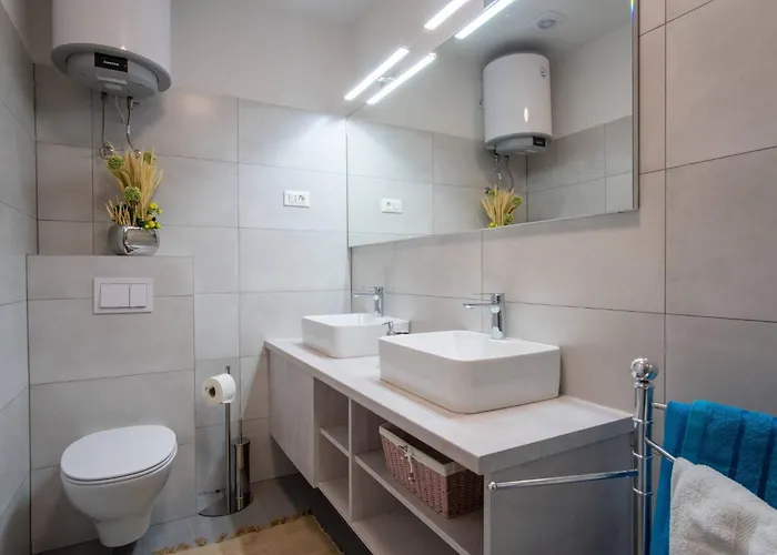 My Dalmatia - House Festini With Private Jacuzzi & Sea View 펜션 *