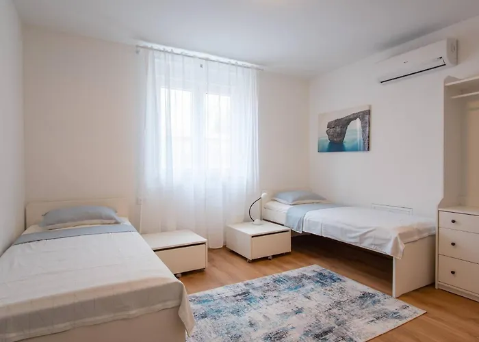 My Dalmatia - House Festini With Private Jacuzzi & Sea View 펜션 *
