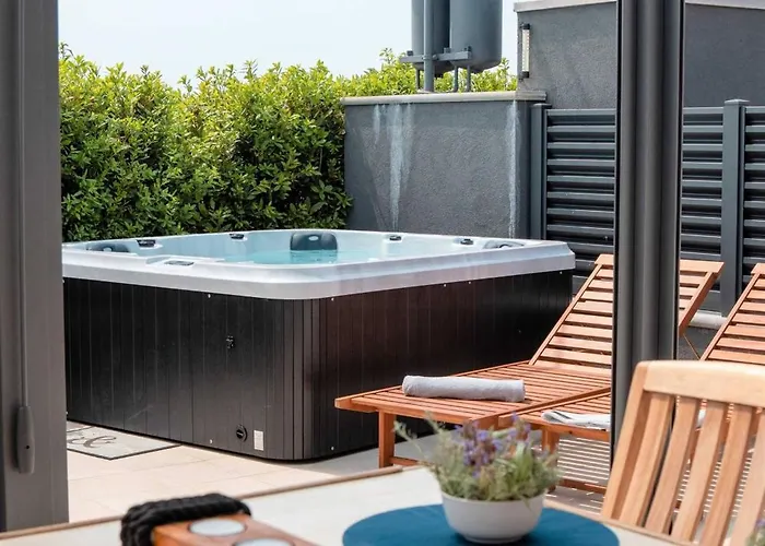 My Dalmatia - House Festini With Private Jacuzzi & Sea View 펜션 *