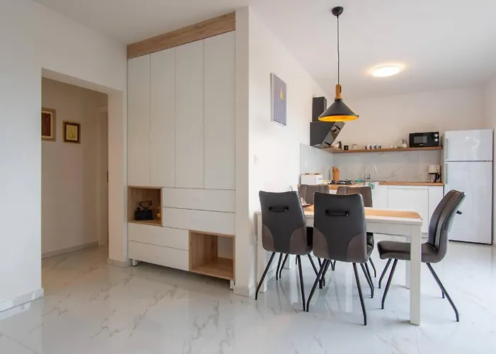 펜션 My Dalmatia - House Festini With Private Jacuzzi & Sea View Košljun