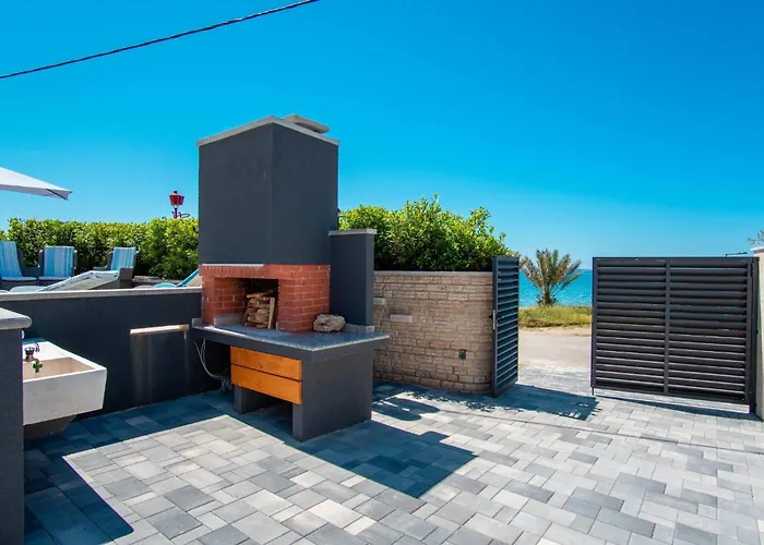 My Dalmatia - House Festini With Private Jacuzzi & Sea View 펜션