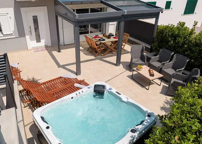Casa de Férias My Dalmatia - House Festini With Private Jacuzzi & Sea View