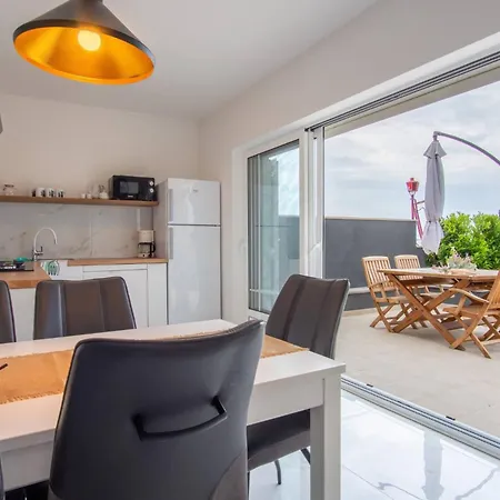 My Dalmatia - House Festini With Private Jacuzzi & Sea View Košljun