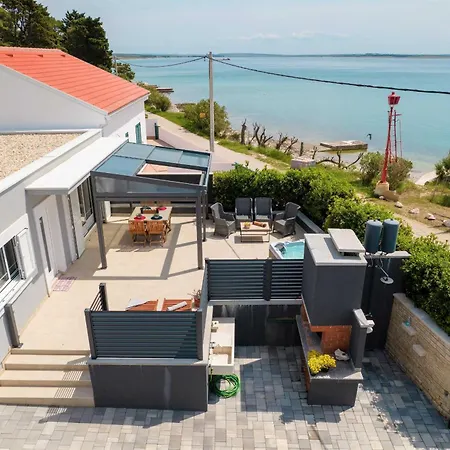 My Dalmatia - House Festini With Private Jacuzzi & Sea View Tatil Evi Košljun