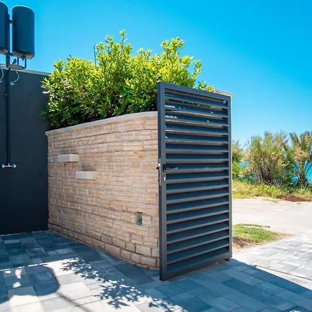 My Dalmatia - House Festini With Private Jacuzzi & Sea View Košljun